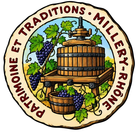 Logo de Patrimoine et Traditions, Millery-Rhône : un pressoir à vin entouré de vigne et de grappes de raisin